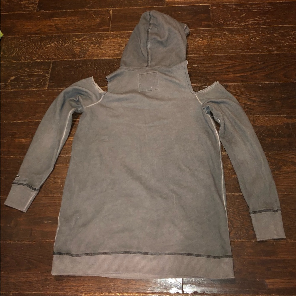 Hollister Hoodie, sweatshirt, cold-shoulder, Size Small, EUC - Picture 11 of 11